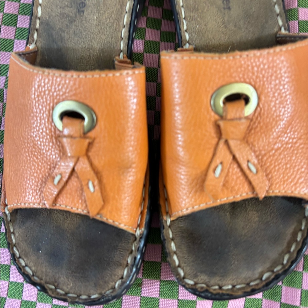 Naturalizer Leather Slides - Picture 4 of 9